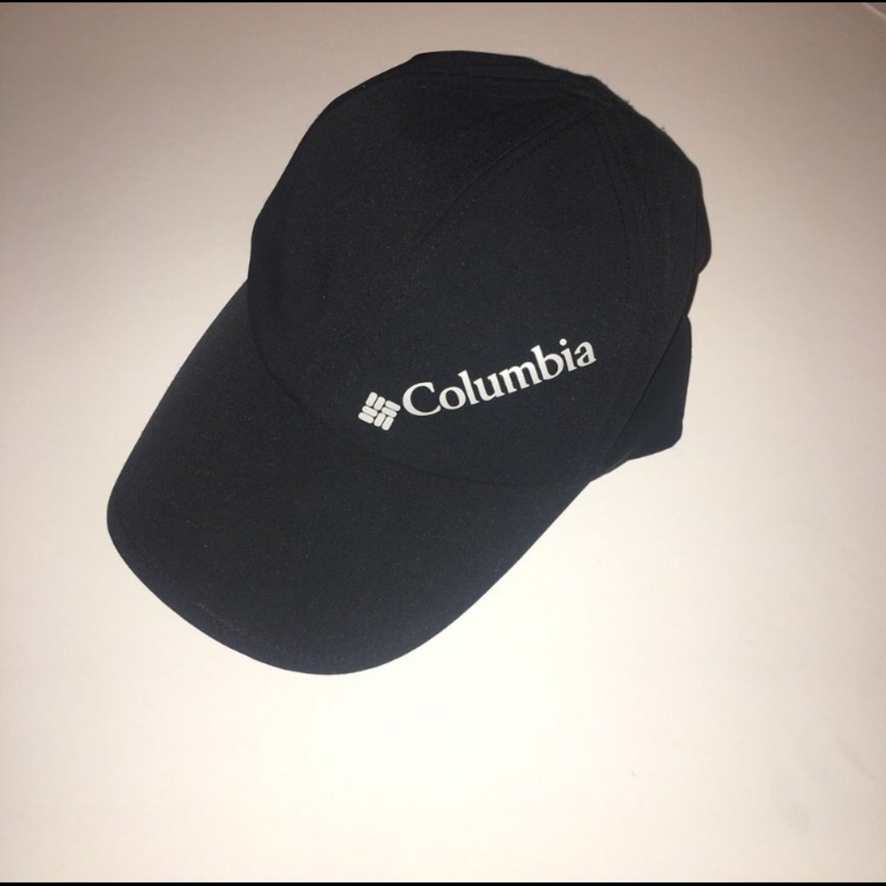 Black Columbia hat